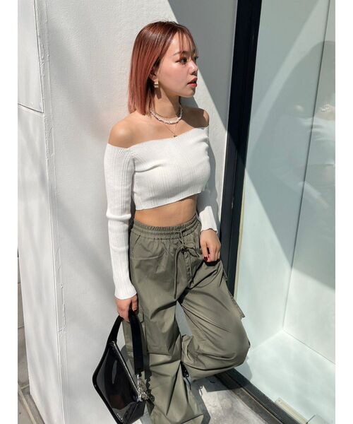 EVRIS（エヴリス）の「オフショルニットトップス（ニット/セーター・レディース・グリーン/ホワイト/ブラック・FREE）」の15枚目の写真