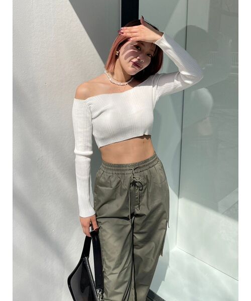 EVRIS（エヴリス）の「オフショルニットトップス（ニット/セーター・レディース・グリーン/ホワイト/ブラック・FREE）」の16枚目の写真