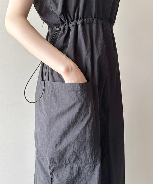 one way（ワンウェイ）の「ナイロンキャミワンピース（ジャンパースカート・レディース・ダークグリーン/ブラック/ベージュ・FREE）」の4枚目の写真