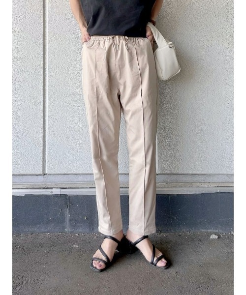 Right-on（ライトオン）の「【HONEYSUCKLE ROSE】サラサラ冷感テーパード（その他パンツ・レディース・ピンク/ベージュ/ブラック/カーキブラウン・S/M/L）」の4枚目の写真