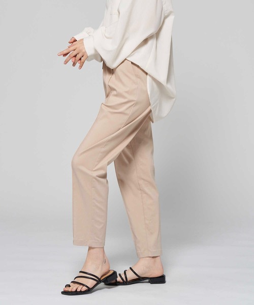 Right-on（ライトオン）の「【HONEYSUCKLE ROSE】サラサラ冷感テーパード（その他パンツ・レディース・ピンク/ベージュ/ブラック/カーキブラウン・S/M/L）」の9枚目の写真