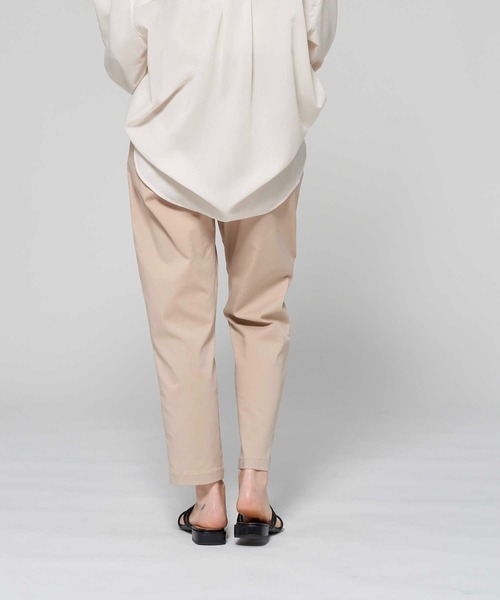 Right-on（ライトオン）の「【HONEYSUCKLE ROSE】サラサラ冷感テーパード（その他パンツ・レディース・ピンク/ベージュ/ブラック/カーキブラウン・S/M/L）」の8枚目の写真