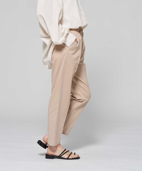 Right-on（ライトオン）の「【HONEYSUCKLE ROSE】サラサラ冷感テーパード（その他パンツ・レディース・ピンク/ベージュ/ブラック/カーキブラウン・S/M/L）」の17枚目の写真