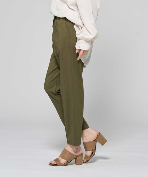 Right-on（ライトオン）の「【HONEYSUCKLE ROSE】サラサラ冷感テーパード（その他パンツ・レディース・ピンク/ベージュ/ブラック/カーキブラウン・S/M/L）」の12枚目の写真