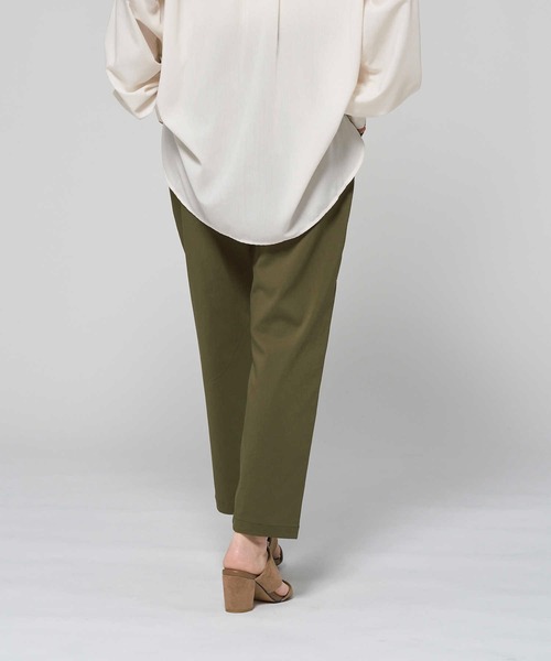 Right-on（ライトオン）の「【HONEYSUCKLE ROSE】サラサラ冷感テーパード（その他パンツ・レディース・ピンク/ベージュ/ブラック/カーキブラウン・S/M/L）」の10枚目の写真