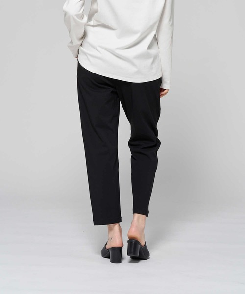 Right-on（ライトオン）の「【HONEYSUCKLE ROSE】サラサラ冷感テーパード（その他パンツ・レディース・ピンク/ベージュ/ブラック/カーキブラウン・S/M/L）」の7枚目の写真