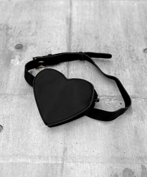 ハートロゴ付きブラックボディバッグ ZOZOTOWN限定】2way heart body bag / 2Wayハートボディバッグ