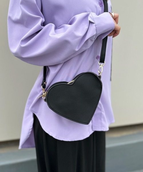 LVEU.（ラブユ.）の「【ZOZOTOWN限定】2way heart body bag / 2Wayハートボディバッグ（ウエストポーチ・ショルダーバッグ）（ボディバッグ/ウエストポーチ・レディース・ブラック・FREE）」の15枚目の写真