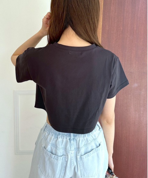 OLIVE des OLIVE（オリーブデオリーブ）の「クロップドTシャツ　1031060370（Tシャツ/カットソー・レディース・オフホワイト/ピンク/ブラック・FREE）」の4枚目の写真