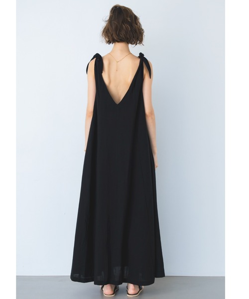 ALEXIA STAM(アリシアスタン)の「Tie Shoulder Long Dress / Vカット麻混ワンピース(ワンピース・レディース・ブラック/グリーン/ブラウン・FREE)」の7枚目の写真