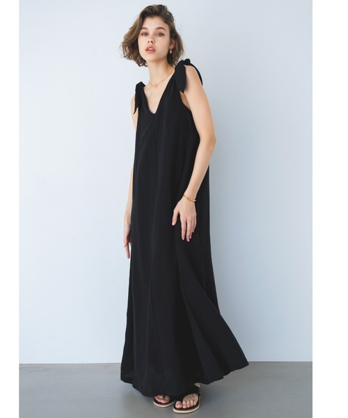 ALEXIA STAM(アリシアスタン)の「Tie Shoulder Long Dress / Vカット麻混ワンピース(ワンピース・レディース・ブラック/グリーン/ブラウン・FREE)」の4枚目の写真