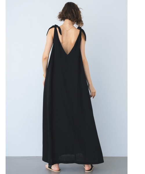 ALEXIA STAM(アリシアスタン)の「Tie Shoulder Long Dress / Vカット麻混ワンピース(ワンピース・レディース・ブラック/グリーン/ブラウン・FREE)」の10枚目の写真