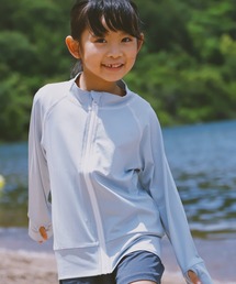 aity（アイティ）の「UPF50+キッズジップアップラッシュガード 夏服（ラッシュガード）」