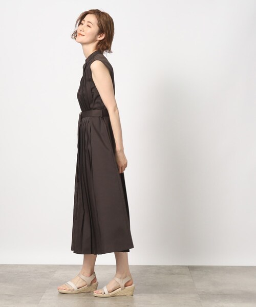 grove（グローブ）の「◆着映え間違いなし！シャンブレープリーツワンピース（ワンピース・レディース・ブルー/ライトベージュ/ブラウン系・02/03/01/04/05）」の10枚目の写真