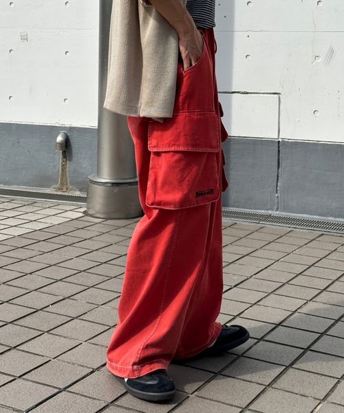 Perushu(ペルーシュ)の「マルチポケットワイドイージースノーカーゴパンツ(カーゴパンツ・メンズ・チャコールグレー/カーキ/レッド・LARGE/SMALL/MEDIUM)」の7枚目の写真