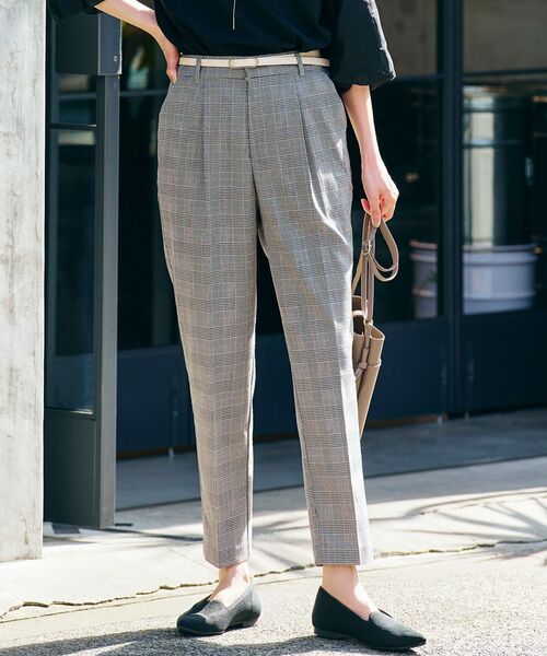 grove（グローブ）の「◆360度抜かりなし！楽チンきれいなマイベストテーパードパンツ（その他パンツ・レディース・ブラック系1/イエロー/グリーン/ブラック/ベージュ・02/03/01/04/00/05）」の2枚目の写真