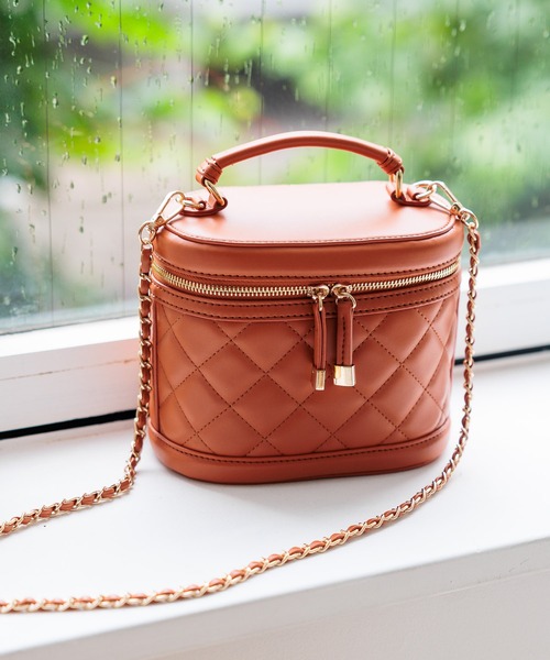 mysty woman(ミスティウーマン)の「キルティングバニティBAG 976821(ショルダーバッグ・レディース・オレンジ/アイボリー/ブラック/オレンジ系その他・FREE)」の1枚目の写真