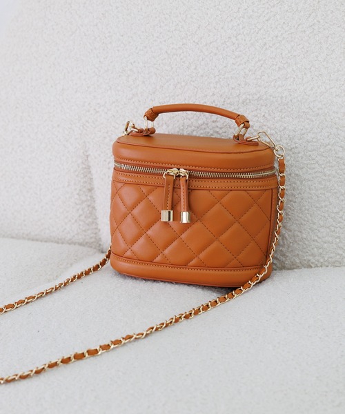 mysty woman(ミスティウーマン)の「キルティングバニティBAG 976821(ショルダーバッグ・レディース・オレンジ/アイボリー/ブラック/オレンジ系その他・FREE)」の4枚目の写真