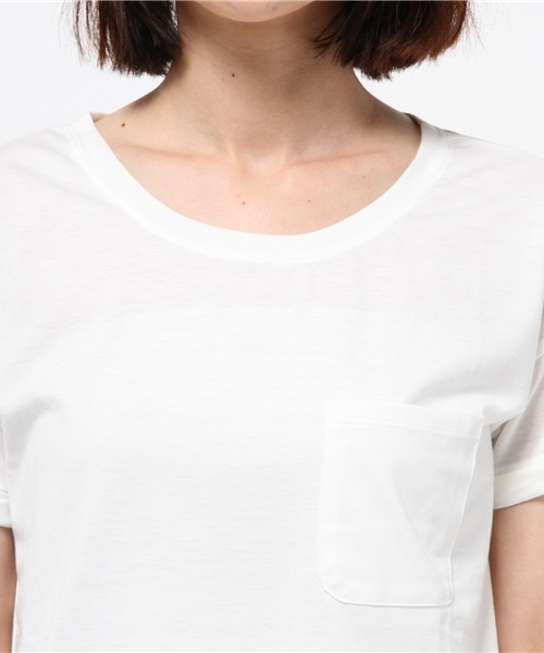 one after another NICE CLAUP(ワンアフターアナザーナイスクラップ)の「【ナイスクラップ】ポケット付きTシャツ(Tシャツ/カットソー・レディース・オフホワイト/カーキ/ネイビー・FREE)」の7枚目の写真