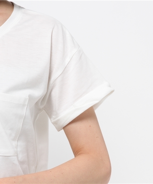one after another NICE CLAUP(ワンアフターアナザーナイスクラップ)の「【ナイスクラップ】ポケット付きTシャツ(Tシャツ/カットソー・レディース・オフホワイト/カーキ/ネイビー・FREE)」の8枚目の写真