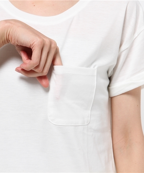 one after another NICE CLAUP(ワンアフターアナザーナイスクラップ)の「【ナイスクラップ】ポケット付きTシャツ(Tシャツ/カットソー・レディース・オフホワイト/カーキ/ネイビー・FREE)」の9枚目の写真