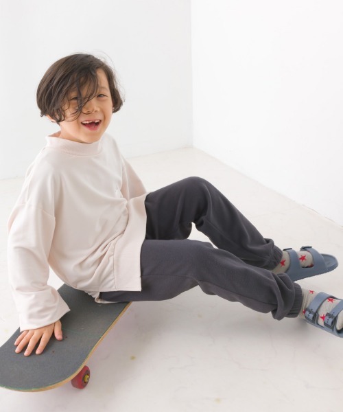 OMNES(オムネス)の「キッズふわ軽静電気防止マイクロフリースパンツ(その他パンツ・キッズ・チャコールグレー/グリーン/パープル・140/110/100/120/130)」の9枚目の写真