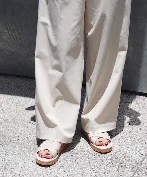 EVOL（イーボル）の「【EVOL】クロスベルトフラットサンダル IW5304（サンダル・レディース・ベージュ/ブラック・S/M/L/LL）」の5枚目の写真