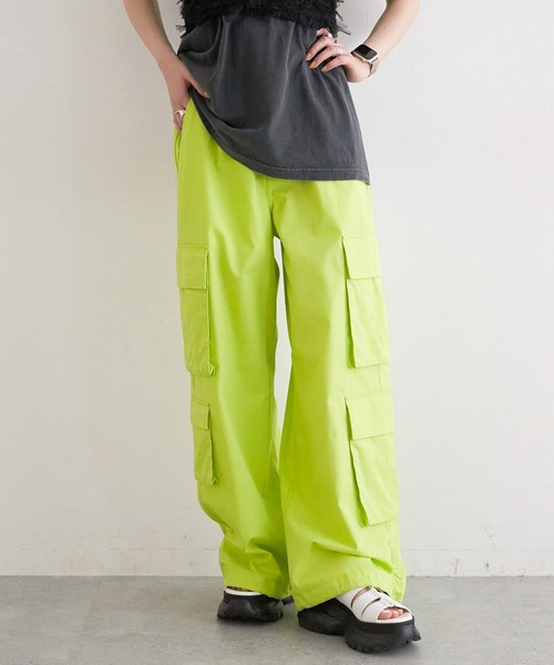 RAGEBLUE（レイジブルー）の「ビッグポケット/ミリタリールーズカーゴパンツ（カーゴパンツ・レディース・ライトグレー/ブラック/ライム・FREE）」の3枚目の写真