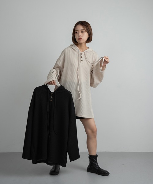 lawgy（ラウジー）の「string hood rib tops / ストリングフードリブトップス（Tシャツ/カットソー・レディース・ブラック/アイボリー・FREE）」の20枚目の写真