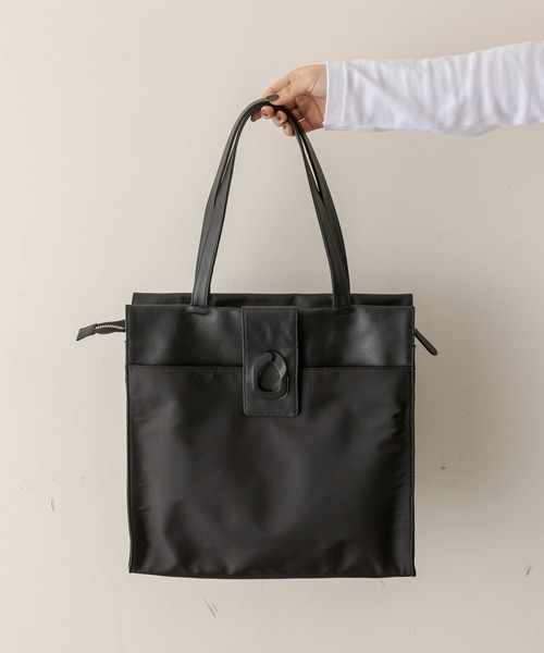 イアパピヨネ ナイロントートバッグ 黒 イアパピヨネ 黒 ナイロン