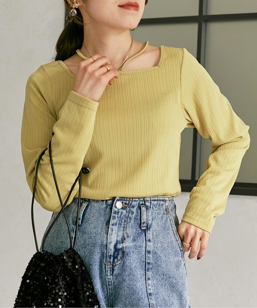 Thevon（ゼボン）の「ランダムリブホルターネックプルオーバー（Tシャツ/カットソー・レディース・オフホワイト/ブラック/モカ/イエロー・FREE）」の4枚目の写真