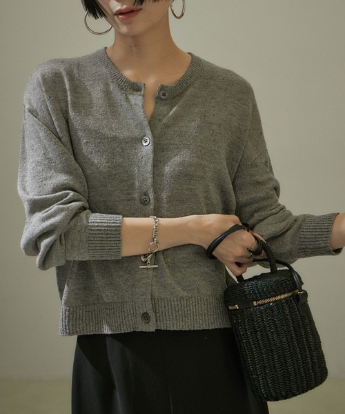 SALON adam et rope'（サロン アダム エ ロペ）の「スパークルリネンラメカーディガン（カーディガン/ボレロ・レディース・グレー系その他/ホワイト系その他/ベージュ系その他・FREE）」の3枚目の写真