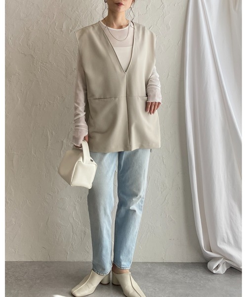 She's Closet(シーズクローゼット)の「ノーカラー深Vネックベスト&パンツスタイル セットアップ(セットアップ・レディース・ブラック/サンドベージュ/グレイッシュベージュ・S/M/L)」の15枚目の写真