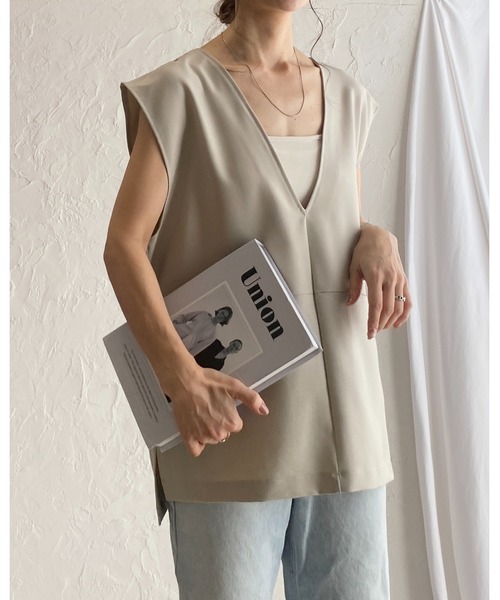 She's Closet(シーズクローゼット)の「ノーカラー深Vネックベスト&パンツスタイル セットアップ(セットアップ・レディース・ブラック/サンドベージュ/グレイッシュベージュ・S/M/L)」の17枚目の写真