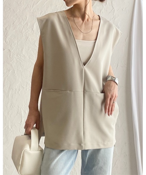She's Closet(シーズクローゼット)の「ノーカラー深Vネックベスト&パンツスタイル セットアップ(セットアップ・レディース・ブラック/サンドベージュ/グレイッシュベージュ・S/M/L)」の11枚目の写真