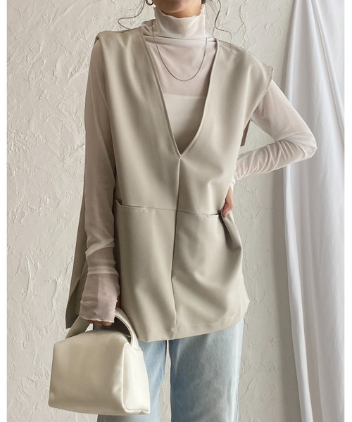 She's Closet(シーズクローゼット)の「ノーカラー深Vネックベスト&パンツスタイル セットアップ(セットアップ・レディース・ブラック/サンドベージュ/グレイッシュベージュ・S/M/L)」の12枚目の写真