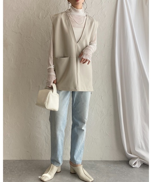 She's Closet(シーズクローゼット)の「ノーカラー深Vネックベスト&パンツスタイル セットアップ(セットアップ・レディース・ブラック/サンドベージュ/グレイッシュベージュ・S/M/L)」の7枚目の写真