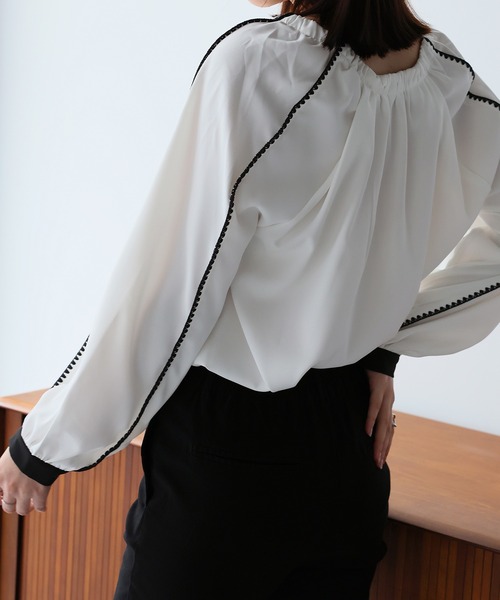 Girly Doll(ガーリードール)の「キーネック配色ブラウス(シャツ/ブラウス・レディース・ホワイト・M/L)」の17枚目の写真