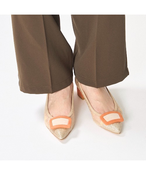 Mode et Jacomo（モードエジャコモ）の「バックルチュールパンプス（パンプス・レディース・ブラック/レインボー/ゴールド/グレー・24cm/23.5cm/23cm/22.5cm/24.5cm/22cm）」の3枚目の写真