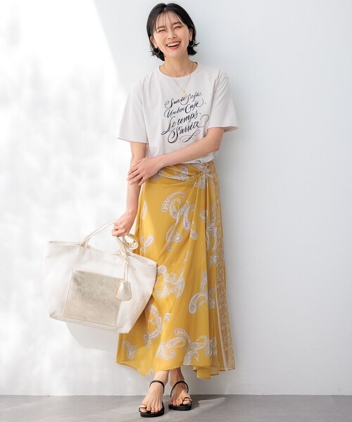 23区（ニジュウサンク）の「【井波麻里衣さんコラボ】カリグラフィー プリント Tシャツ（Tシャツ/カットソー・レディース・ホワイト系/ベージュ系/ブルー系/ブラック系・38）」の8枚目の写真