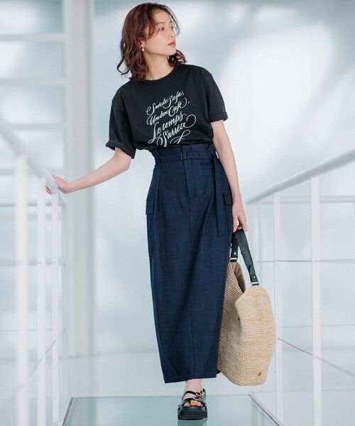 23区（ニジュウサンク）の「【井波麻里衣さんコラボ】カリグラフィー プリント Tシャツ（Tシャツ/カットソー・レディース・ホワイト系/ベージュ系/ブルー系/ブラック系・38）」の9枚目の写真