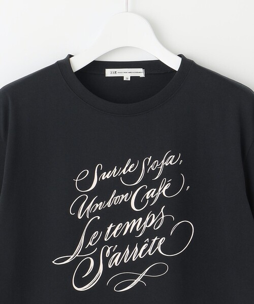 23区（ニジュウサンク）の「【井波麻里衣さんコラボ】カリグラフィー プリント Tシャツ（Tシャツ/カットソー・レディース・ホワイト系/ベージュ系/ブルー系/ブラック系・38）」の14枚目の写真