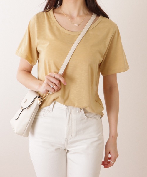 Lace Ladies(レースレディース)の「Vネック ベーシック 半袖 ゆる トップス(Tシャツ/カットソー・レディース・ブラック/ベージュ/ホワイト・S/M/XL)」の3枚目の写真
