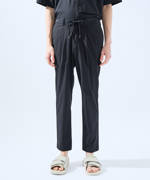 AH ABAHOUSE（エーエイチアバハウス）の「【AH ABAHOUSE / セットアップ対応】撥水 ストレッチ タックスラックス（スラックス・メンズ・グレイッシュブルー/チャコールグレー/グレイッシュベージュ/ブラック/ライトグレー/カーキ・46/48/50）」の8枚目の写真