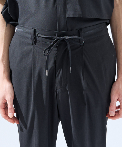 AH ABAHOUSE（エーエイチアバハウス）の「【AH ABAHOUSE / セットアップ対応】撥水 ストレッチ タックスラックス（スラックス・メンズ・グレイッシュブルー/チャコールグレー/グレイッシュベージュ/ブラック/ライトグレー/カーキ・46/48/50）」の12枚目の写真