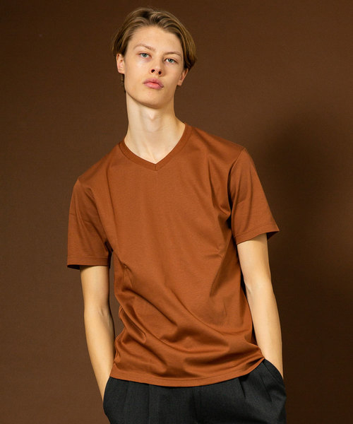 UNITED TOKYO（ユナイテッドトウキョウ）の「テクノラマスムースVネックカットソー（Tシャツ/カットソー・メンズ・オフホワイト/ブラック/ネイビー/グリーン/ピンク/ベージュ/キャメル・1/2/3）」の6枚目の写真