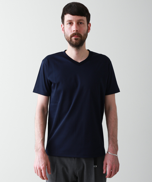 UNITED TOKYO（ユナイテッドトウキョウ）の「テクノラマスムースVネックカットソー（Tシャツ/カットソー・メンズ・オフホワイト/ブラック/ネイビー/グリーン/ピンク/ベージュ/キャメル・1/2/3）」の15枚目の写真