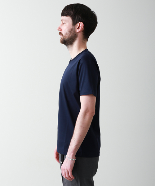 UNITED TOKYO（ユナイテッドトウキョウ）の「テクノラマスムースVネックカットソー（Tシャツ/カットソー・メンズ・オフホワイト/ブラック/ネイビー/グリーン/ピンク/ベージュ/キャメル・1/2/3）」の16枚目の写真