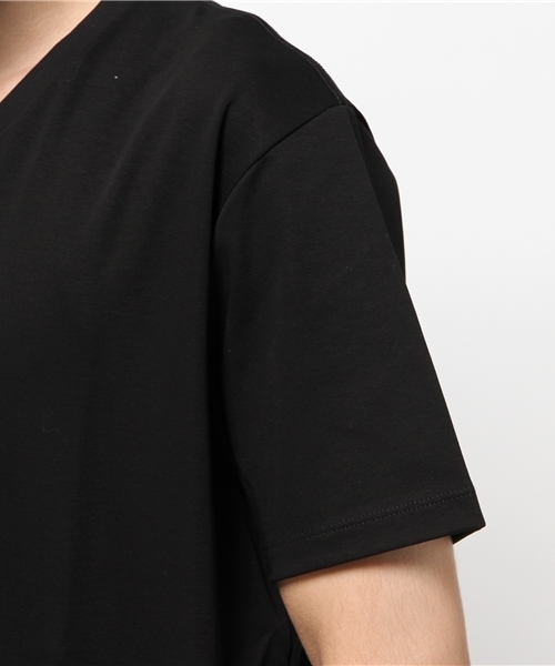 UNITED TOKYO（ユナイテッドトウキョウ）の「テクノラマスムースVネックカットソー（Tシャツ/カットソー・メンズ・オフホワイト/ブラック/ネイビー/グリーン/ピンク/ベージュ/キャメル・1/2/3）」の12枚目の写真