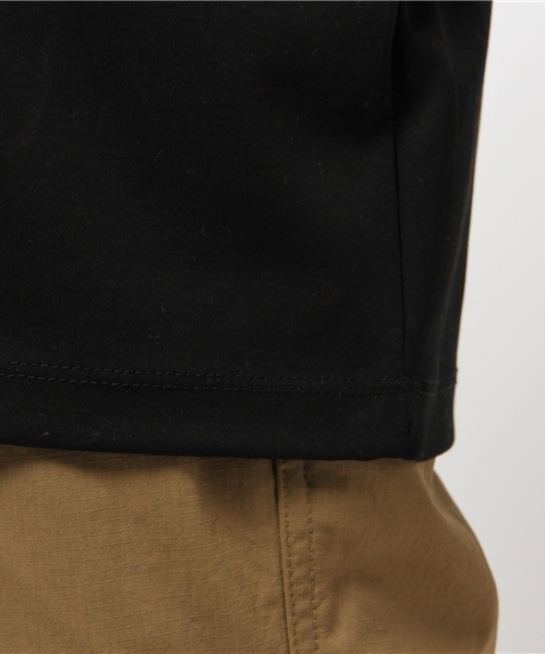 UNITED TOKYO（ユナイテッドトウキョウ）の「テクノラマスムースVネックカットソー（Tシャツ/カットソー・メンズ・オフホワイト/ブラック/ネイビー/グリーン/ピンク/ベージュ/キャメル・1/2/3）」の13枚目の写真